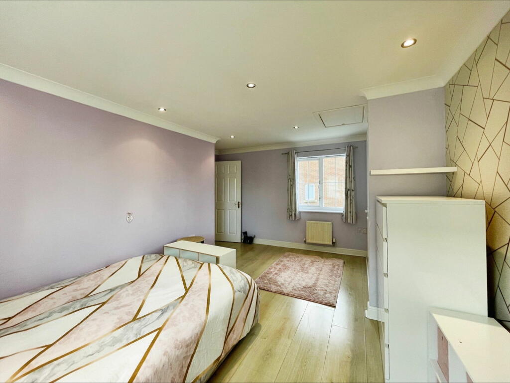 Additional property image - Harvest Fields, Takeley, Bishop's Stortford CM6 1YE