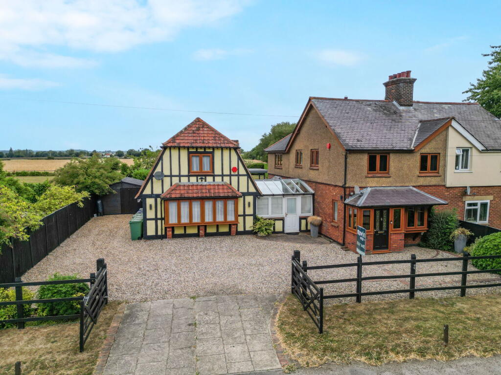 Main image of property: Chelmsford Road, Barnston, Dunmow, CM6 3PS