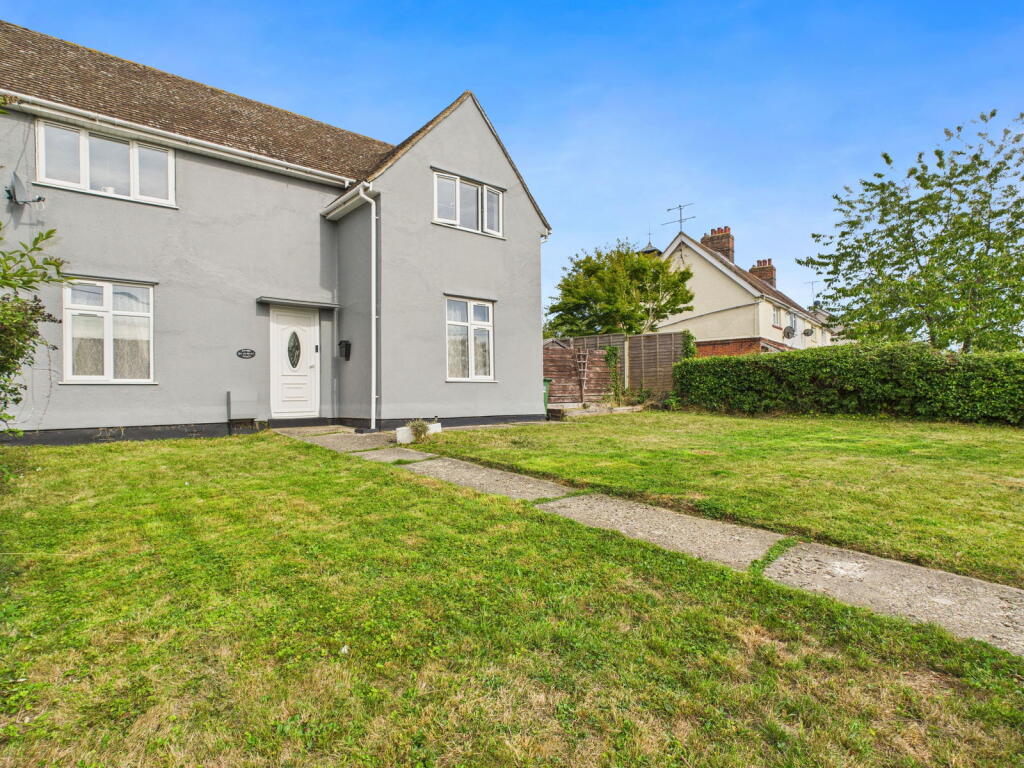 Main image of property: Lyons Hall Road, Braintree, CM7 9SG