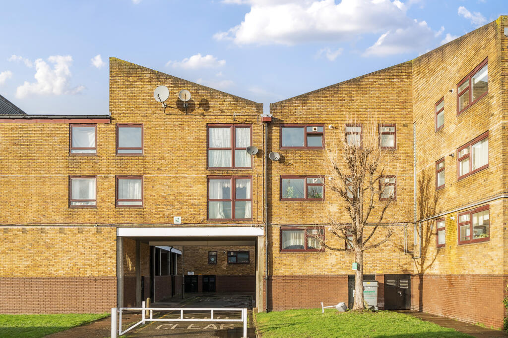Main image of property: Maskell Road, London