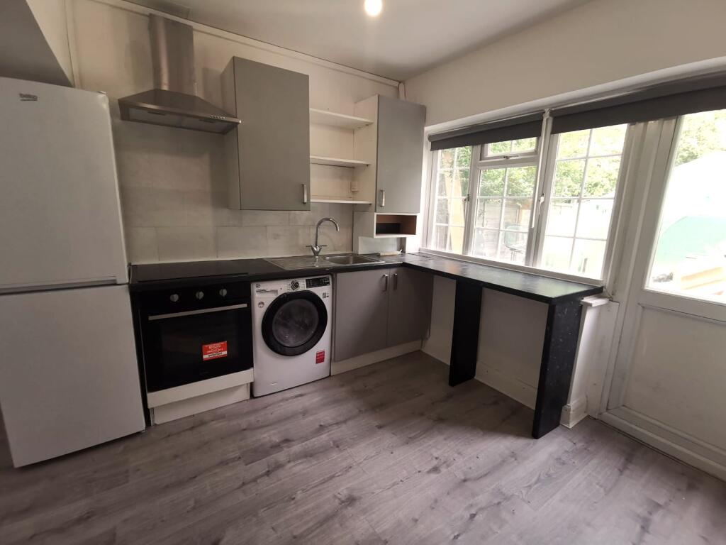 Main image of property: Norbury Avenue, 220 Norbury Avenue, Thornton Heath