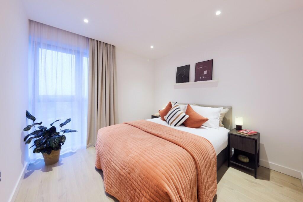Main image of property: New Drum Street, London, E1
