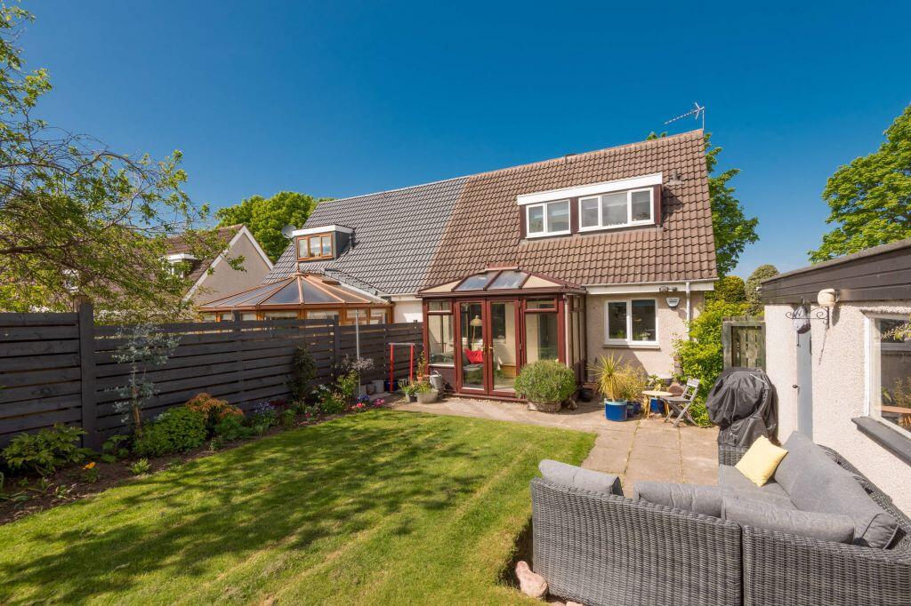 Main image of property: 49 King's Avenue, Longniddry, EH32 0QN