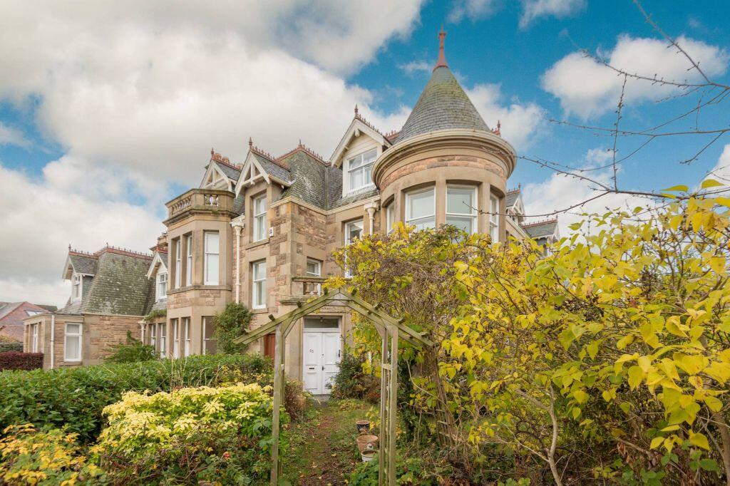 Main image of property: 55 Dirleton Avenue, North Berwick, EH39 4BJ