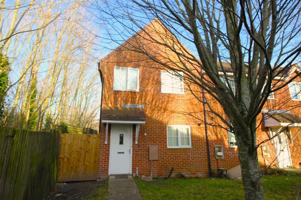 Main image of property: Rawsthorne Avenue, Manchester