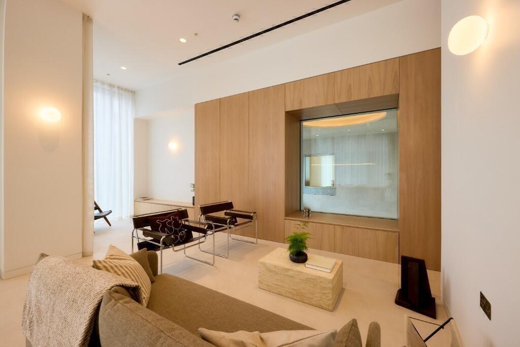 Main image of property: The Blossoms, 42, 37 Cherry Orchard Road, Croydon, London, CR0