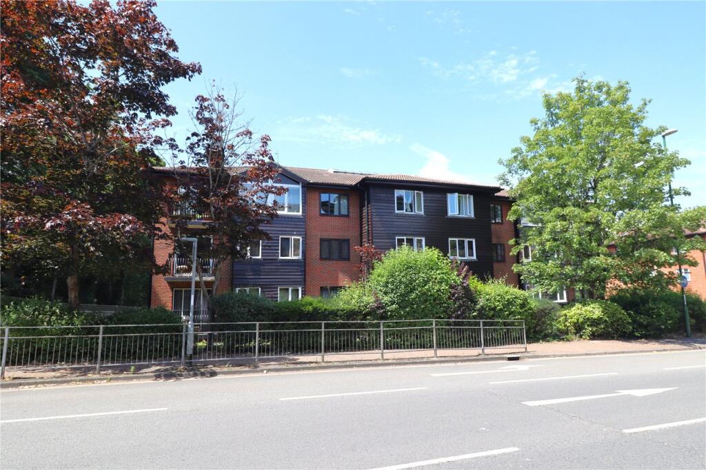 Main image of property: Flat 18 Stamford House, Great Heathmead, Haywards Heath, West Sussex, RH16