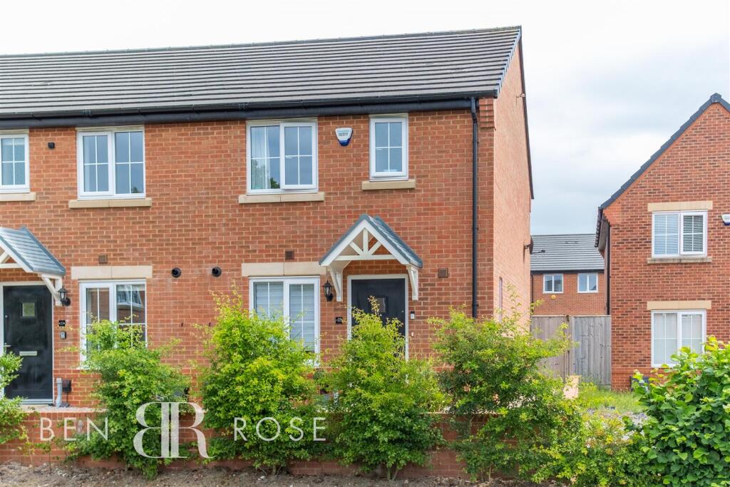3 bedroom end of terrace house