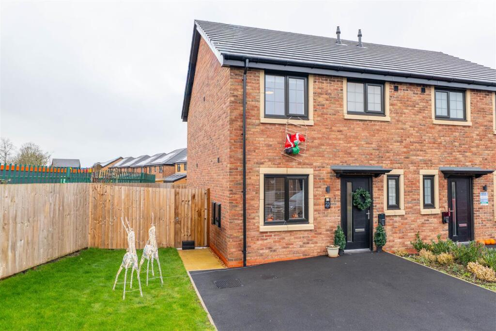 Main image of property: Green Meadow Close, Penwortham, Preston