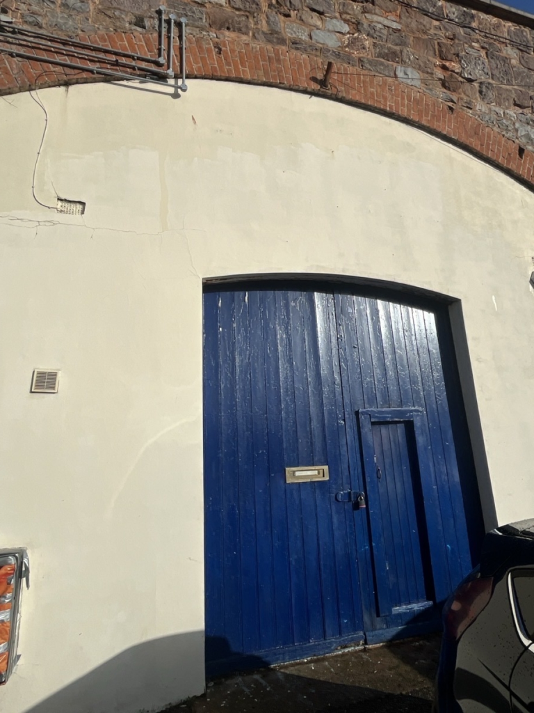 The front of an arch.