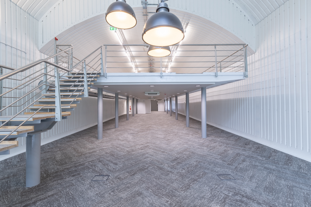 An empty arch with white lining