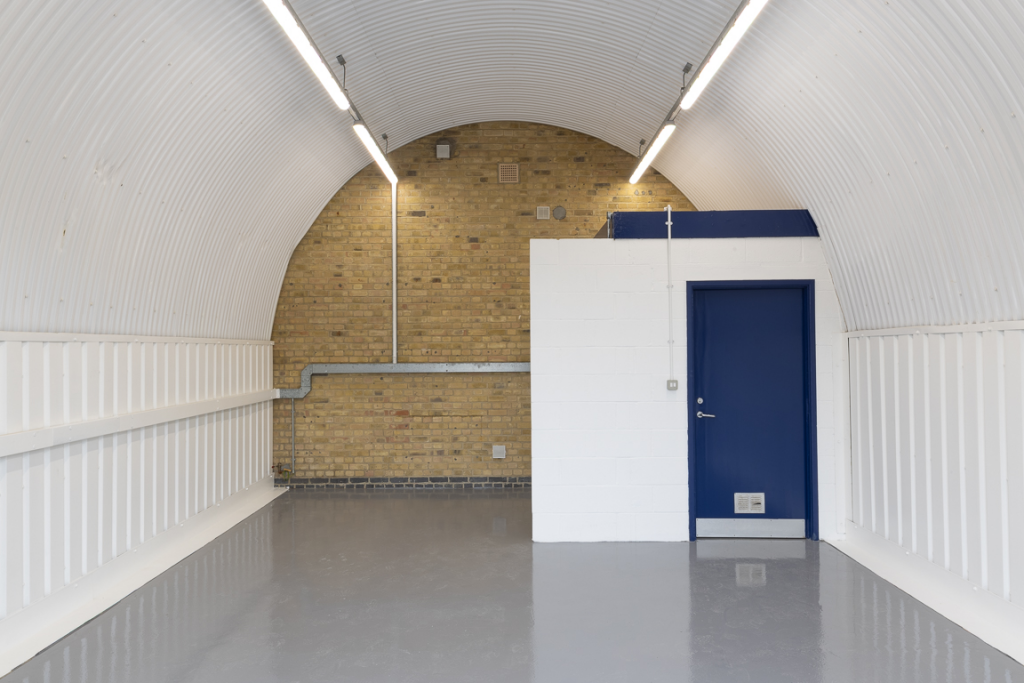 An empty arch with white lining