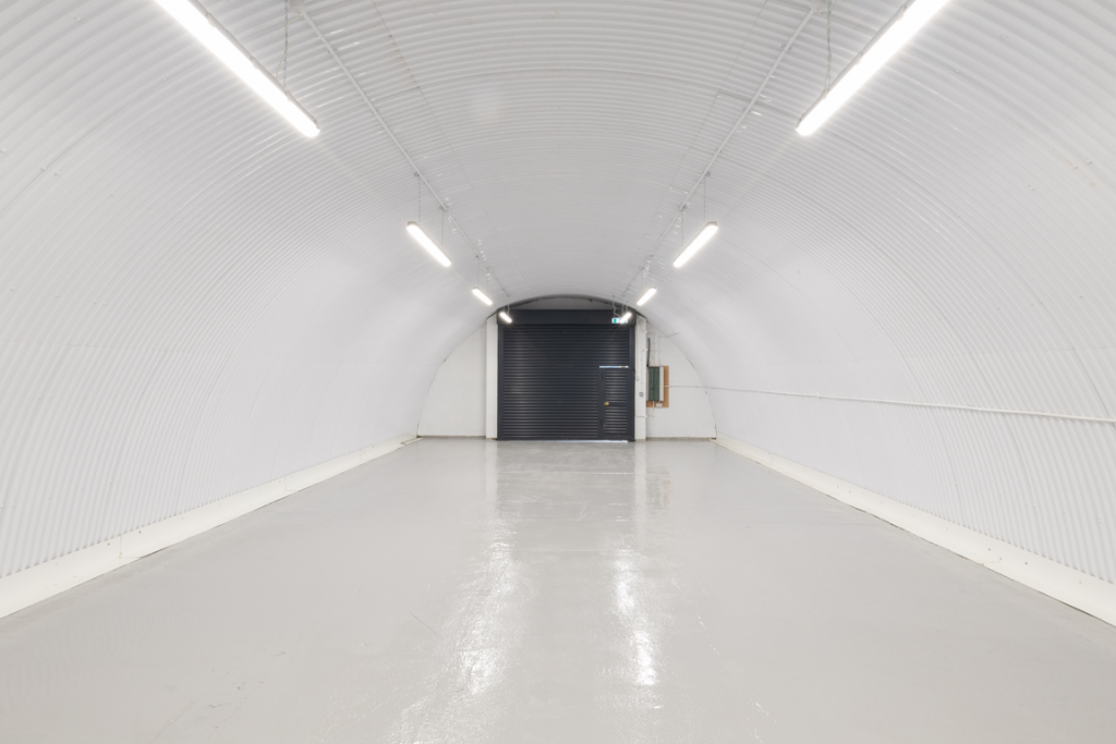 An empty arch with white lining