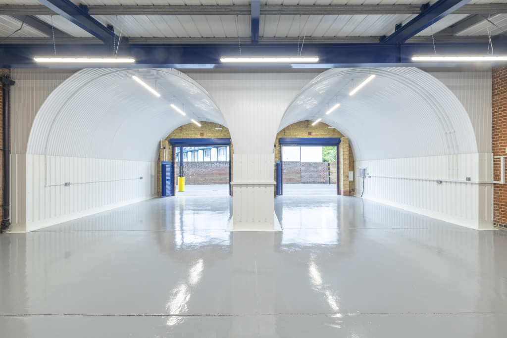 An empty arch with white lining