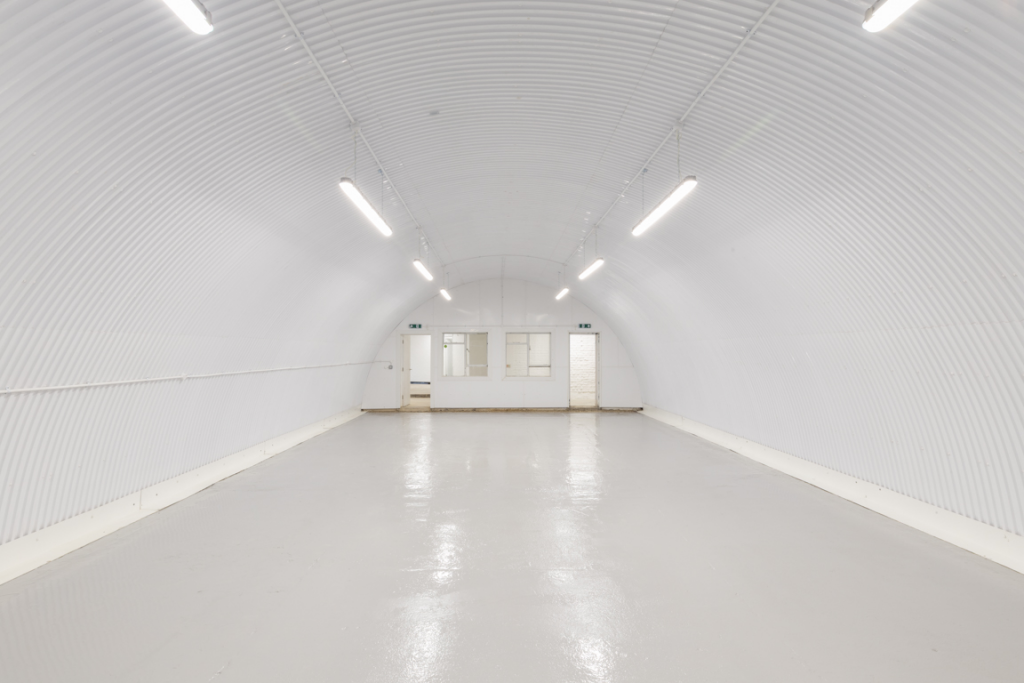 An empty arch with white lining