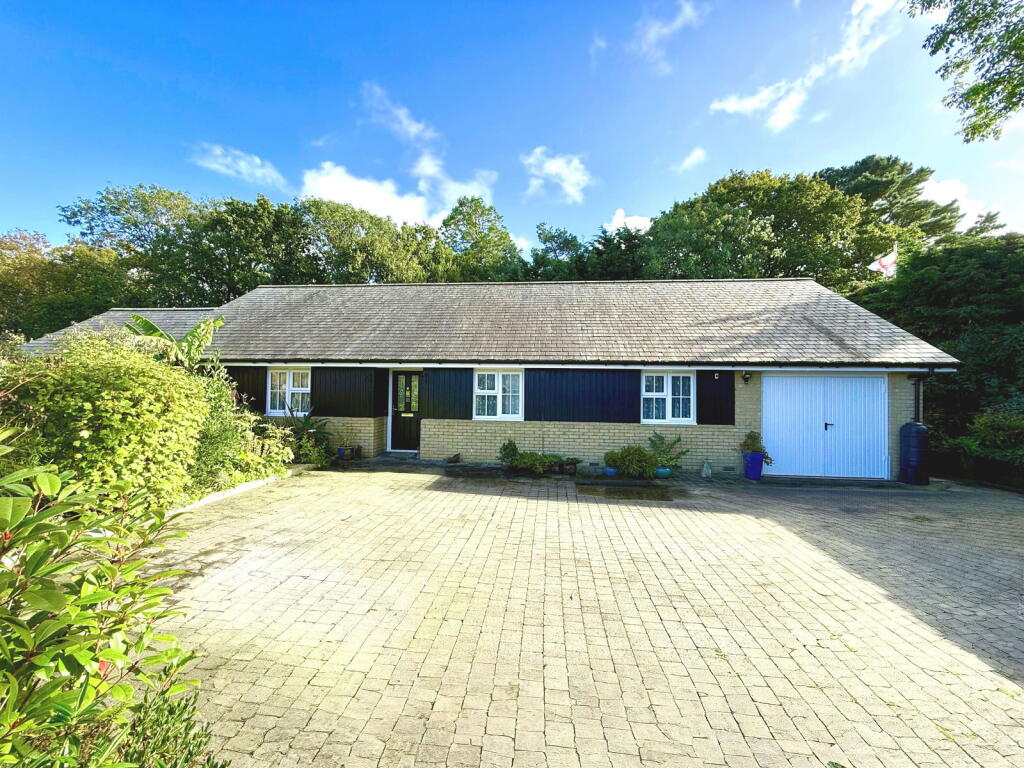 Main image of property: Glen Place, Gurnard, Cowes.