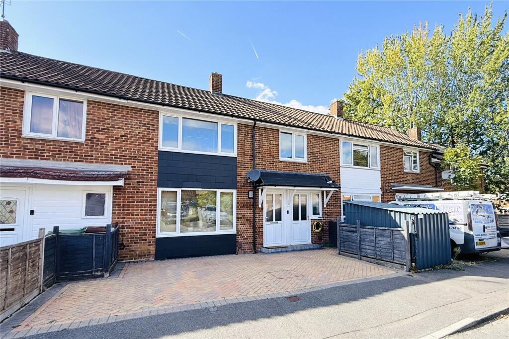 Main image of property: Agar Crescent, Bracknell, Berkshire, RG42