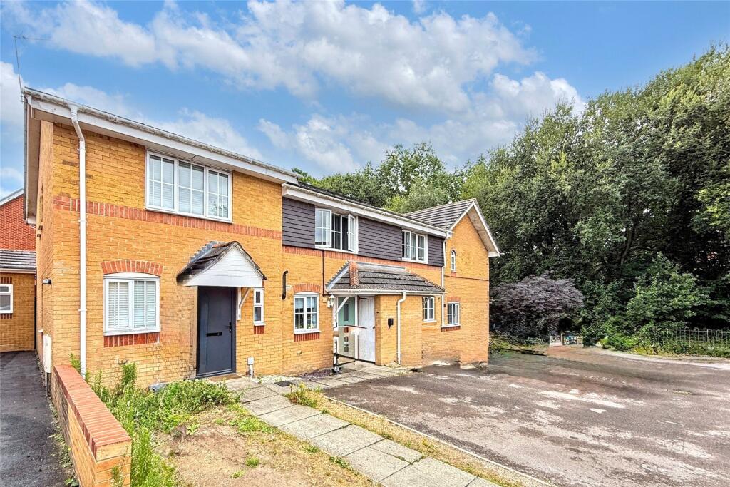 Main image of property: Hopper Vale, Bracknell, Berkshire, RG12