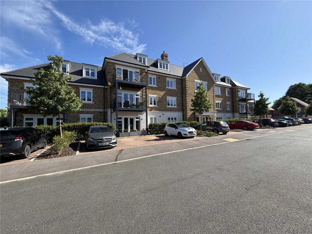 Main image of property: Victory Gardens, Arborfield Green, Reading, Berkshire, RG2