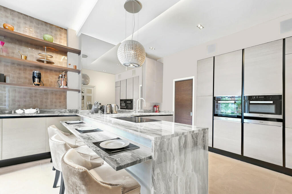 Main image of property: Ashley Gardens, Emery Hill Street, London, SW1P