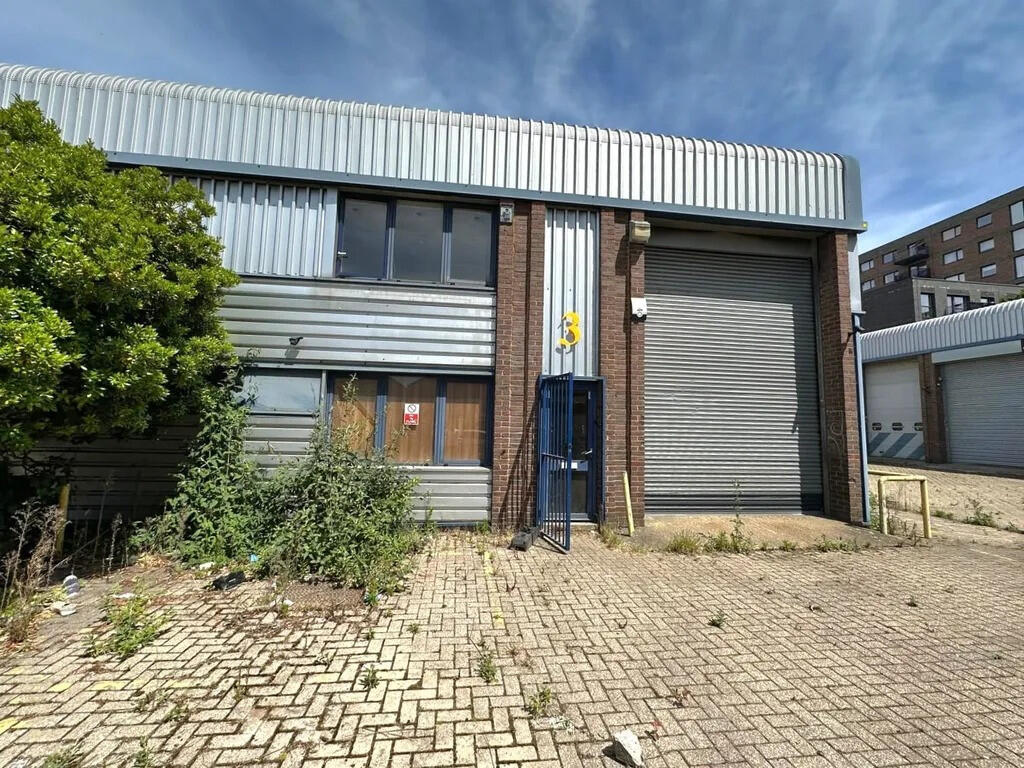 Main image of property: Viveash Close, Hayes, Greater London, UB3