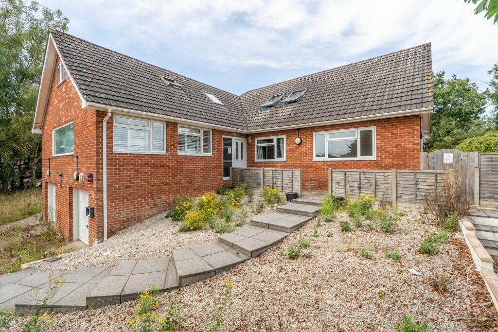 Main image of property: Fontley Road, Fareham, Hampshire, PO15