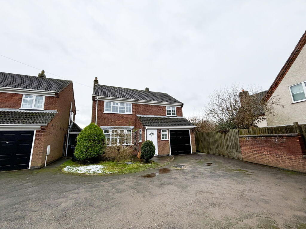 Main image of property: 11 Main Road, Twycross, Atherstone, CV9 3PL