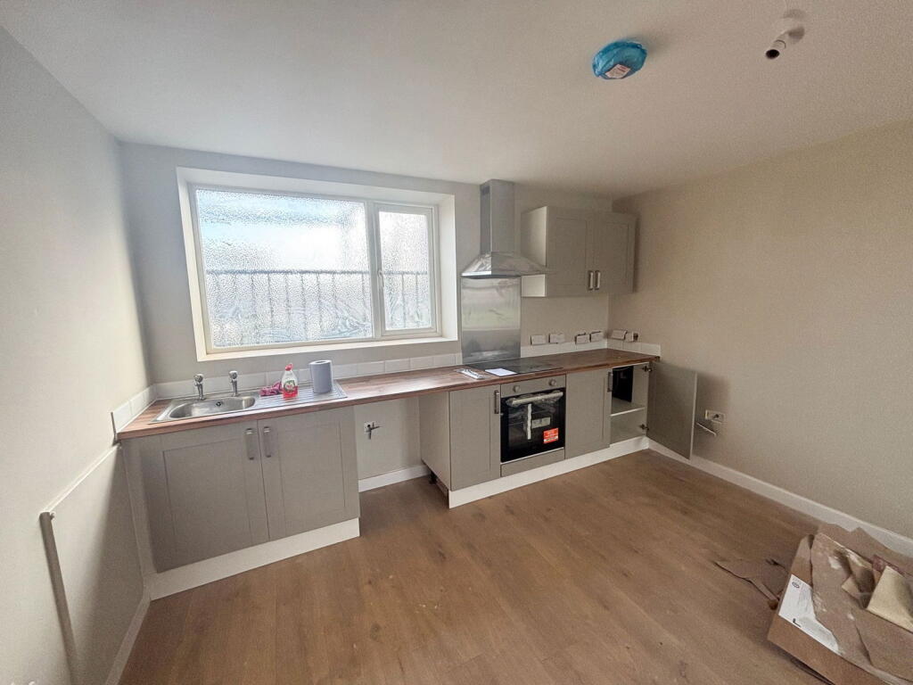 Main image of property: Flat 2 , 96 Jubilee Crescent, Coventry, CV6 3ES