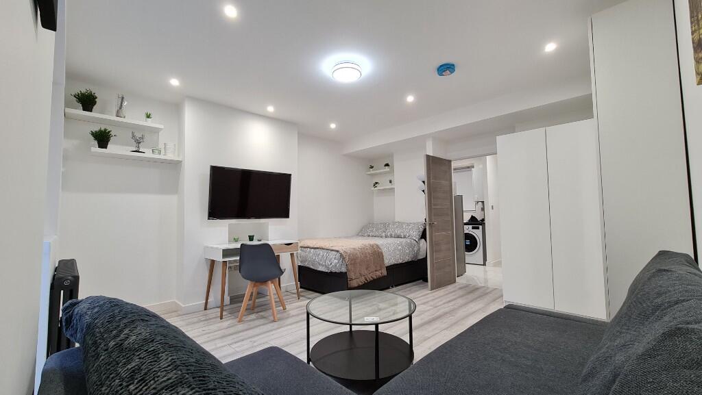 Main image of property: Wallwood Street, London, E14