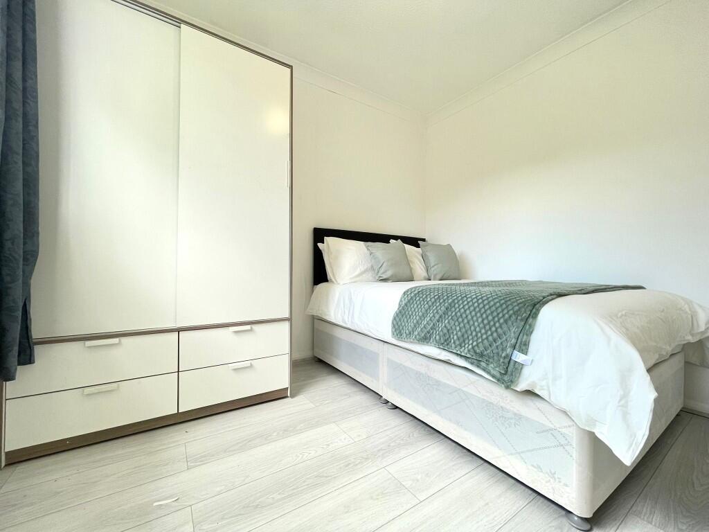Main image of property: Ernest Street, London, E1