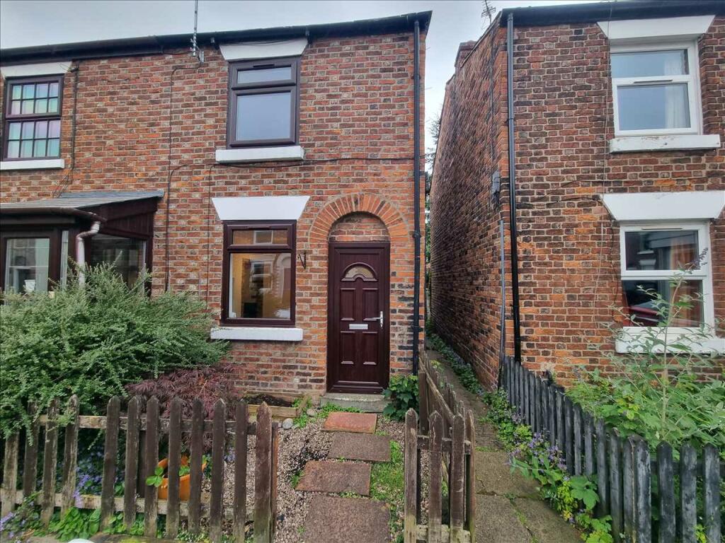 2 bedroom end of terrace house for rent in Davenfield Grove, Didsbury, Manchester, M20