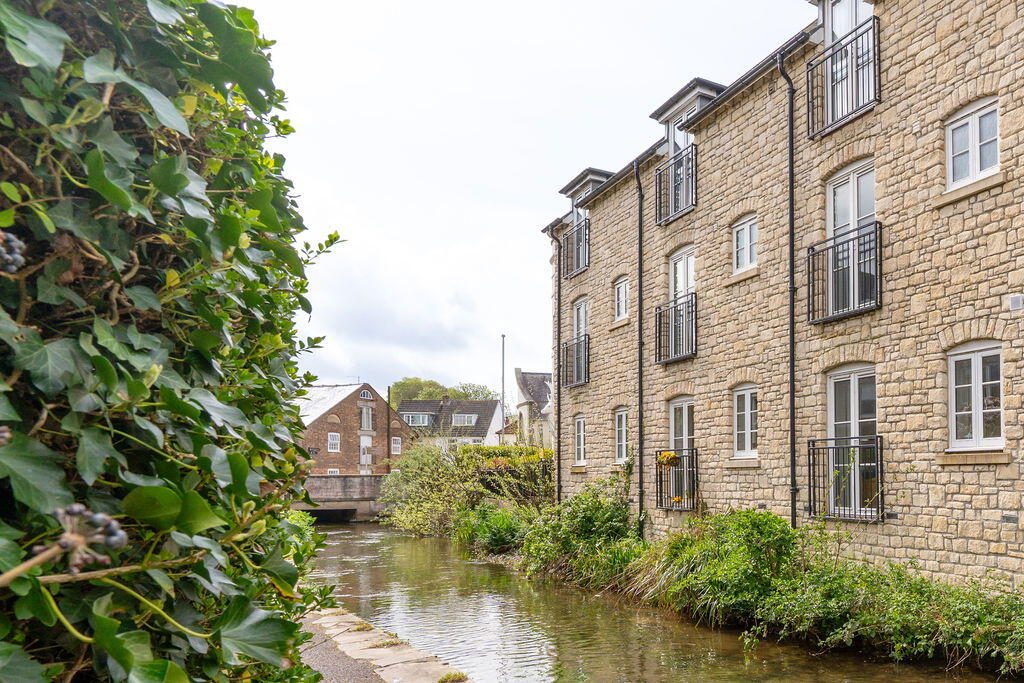 Main image of property: High East Street,Dorchester,DT1 1HU