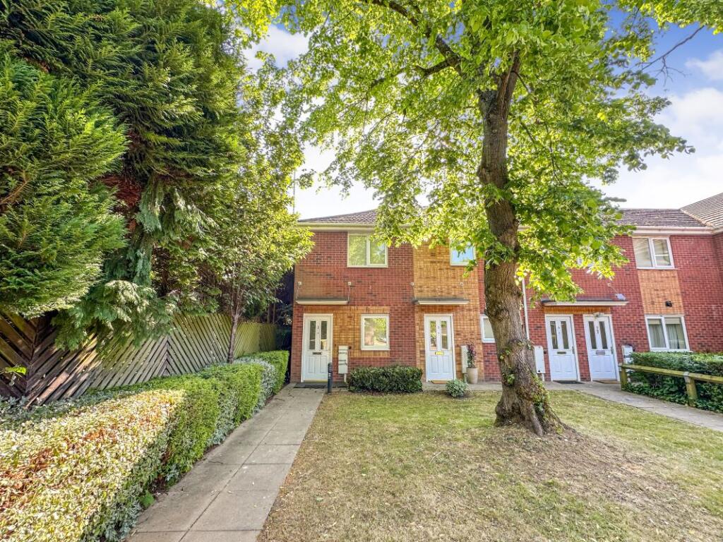 Main image of property: Flat 2 Thornton Court, 320 Tile Hill Lane, Coventry, West Midlands, CV4 9DS