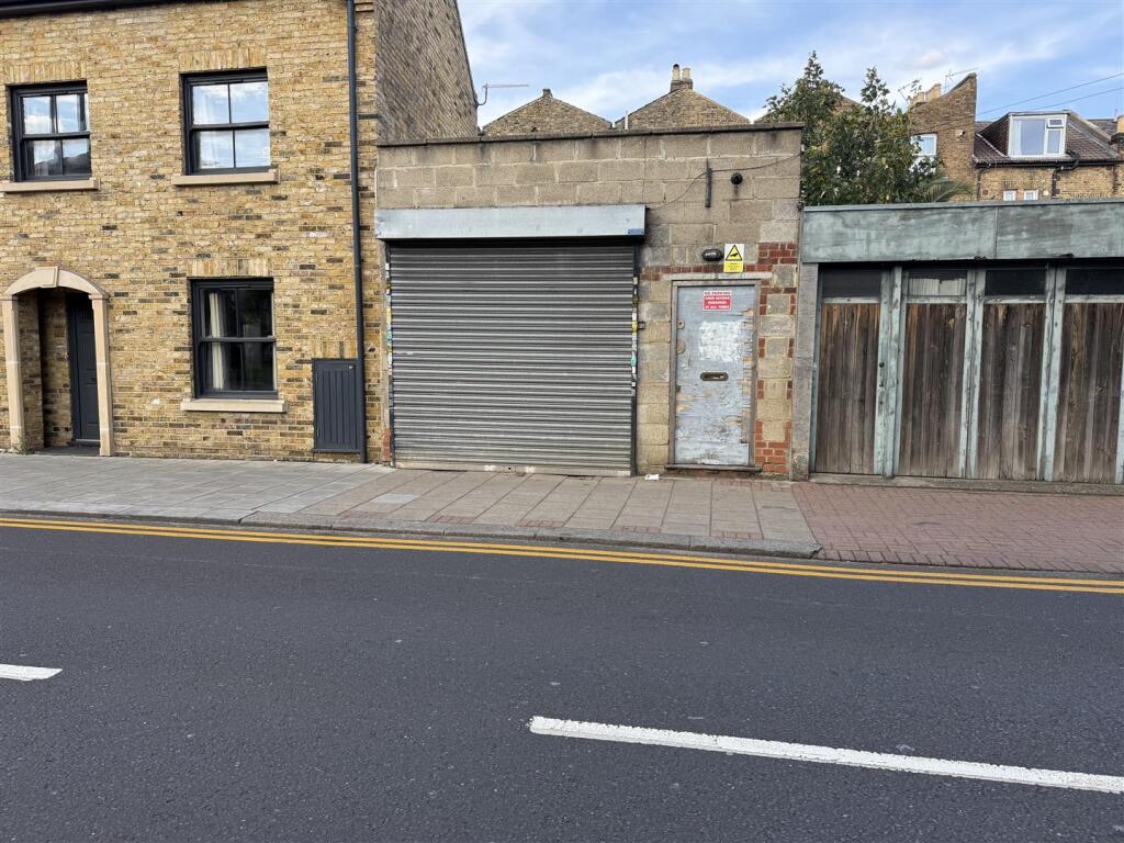 Main image of property: R/O 16 Vant Road, SW17