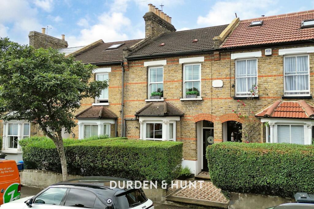 2 bedroom terraced house for sale in Daisy Road, South Woodford, E18