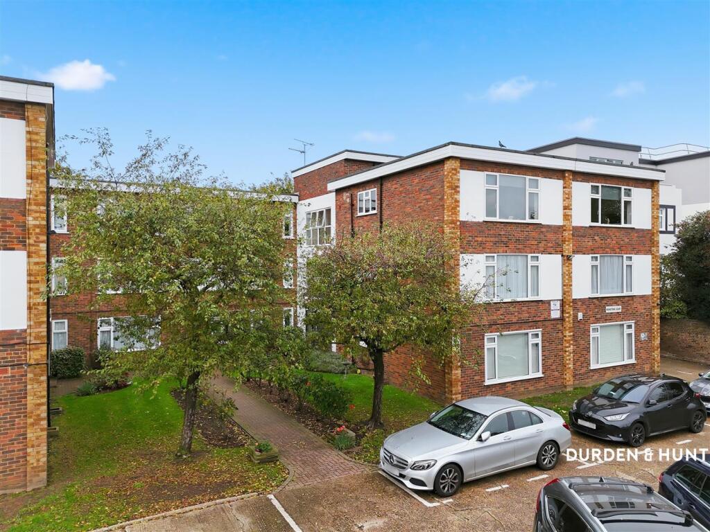 Main image of property: New Wanstead, Wanstead, E11