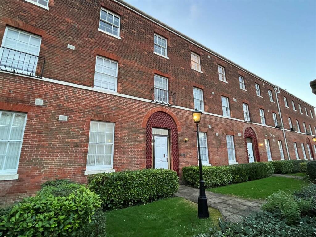 1 bedroom apartment for sale in Wellington Court, Weymouth, DT4