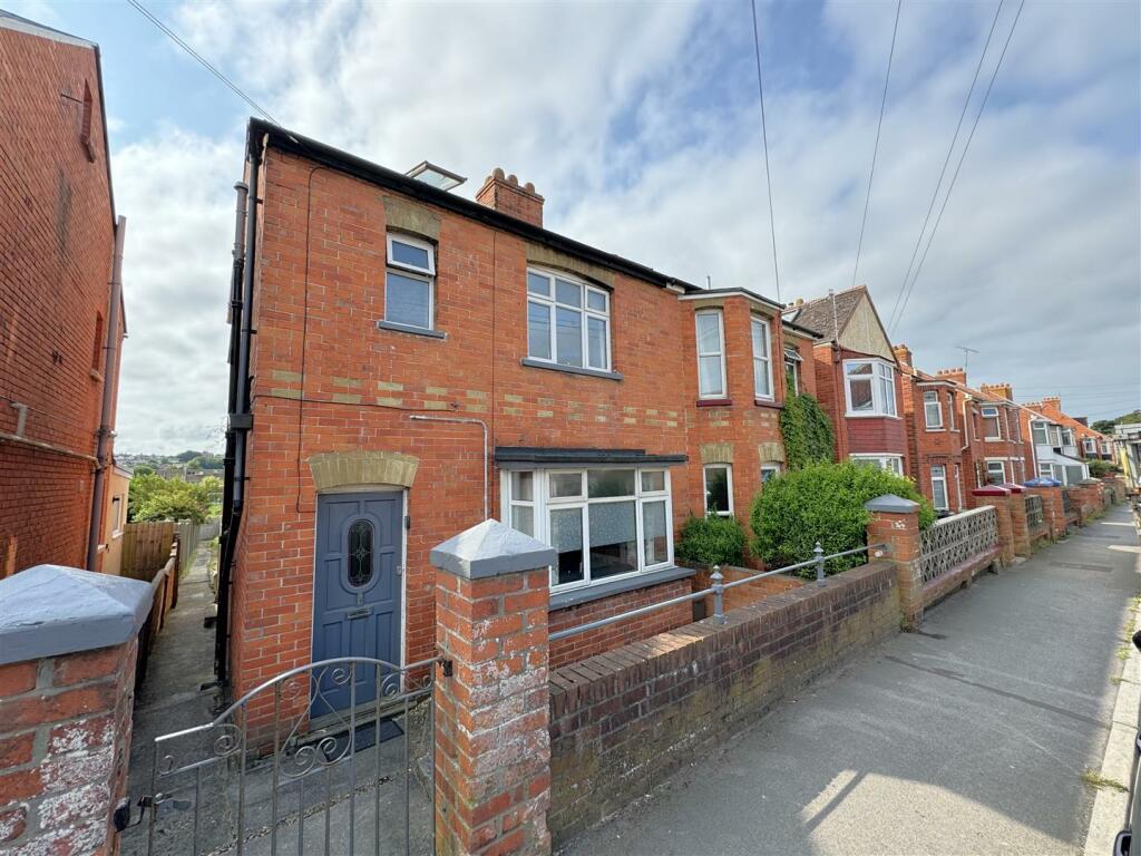 4 bedroom semidetached house for sale in Abbotsbury Road, Weymouth, DT4