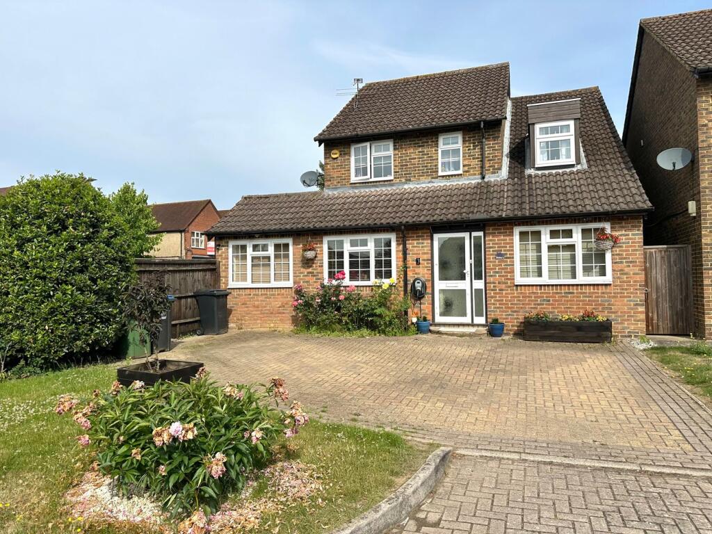 Main image of property: New Hall Close, Bovingdon, HP3