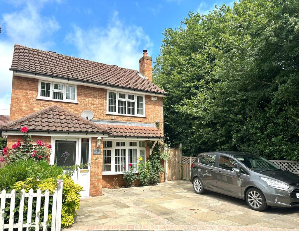 Main image of property: Austins Mead, Bovingdon, HP3
