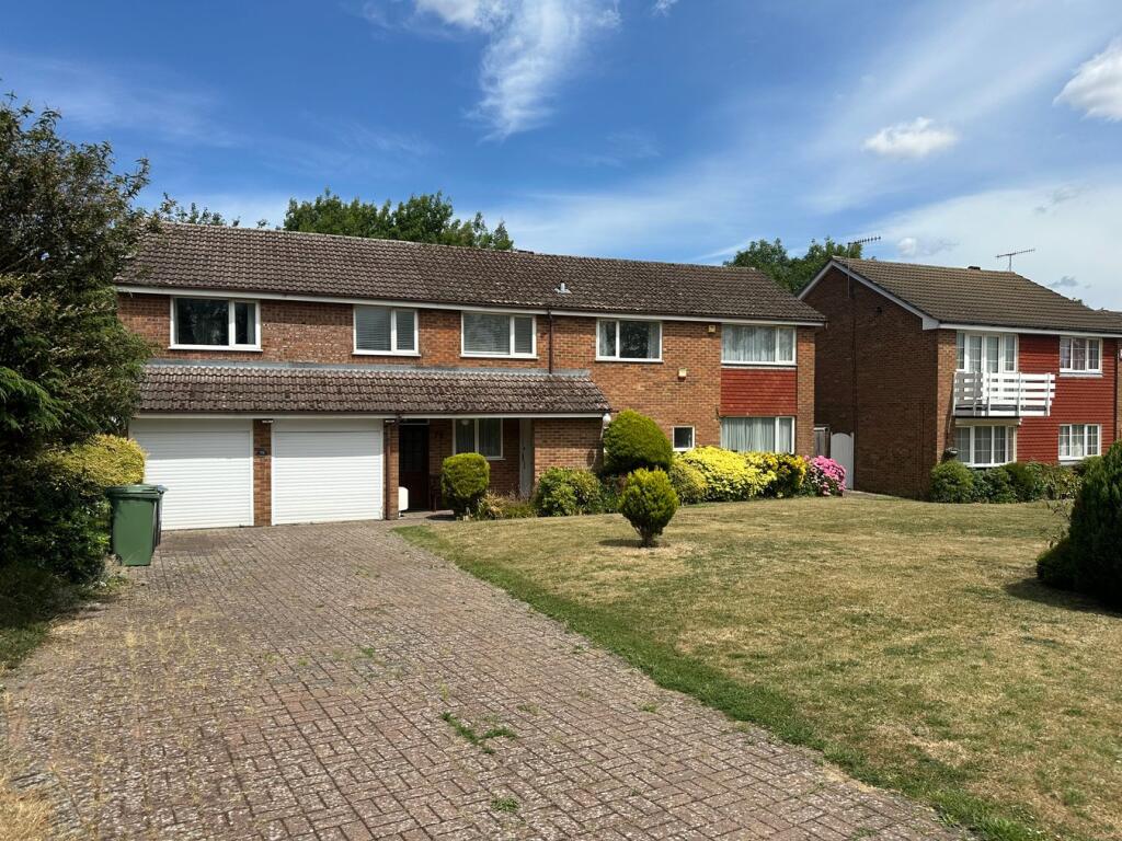 Main image of property: Peascroft Road, Hemel Hempstead, HP3