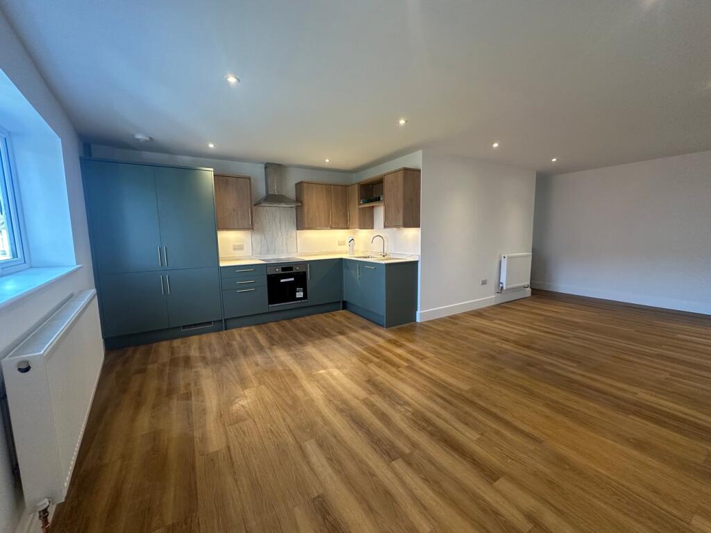 Main image of property: High Street, Bovingdon, Hemel Hempstead, HP3