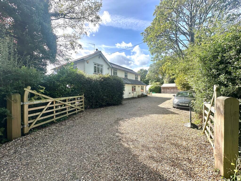 Main image of property: Shantock Lane, Bovingdon, HP3