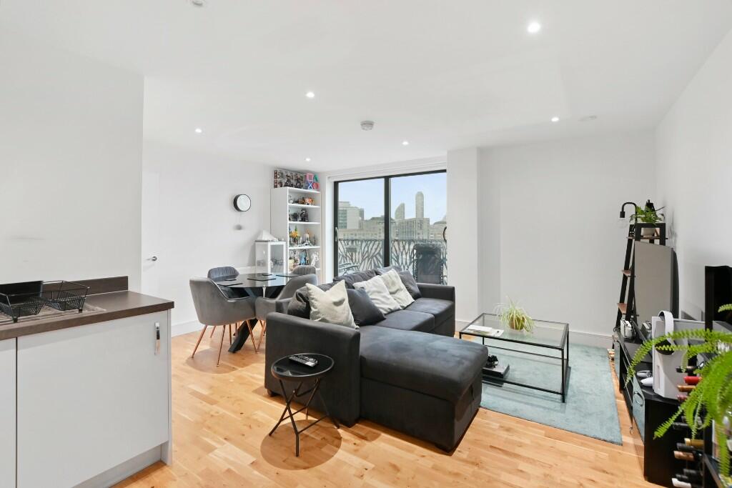 Main image of property: East Thames House, 30 Leven Road, London, E14