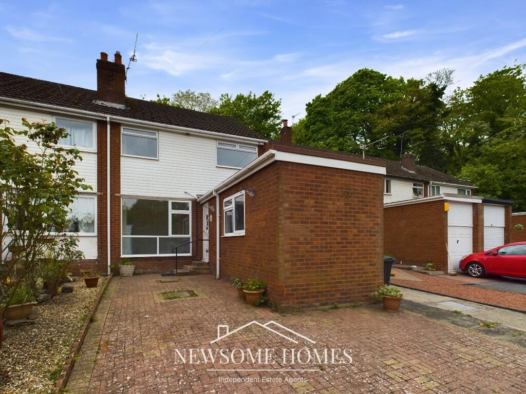 4 bedroom end of terrace house for sale in Providence Court, Bagillt Road, CH8