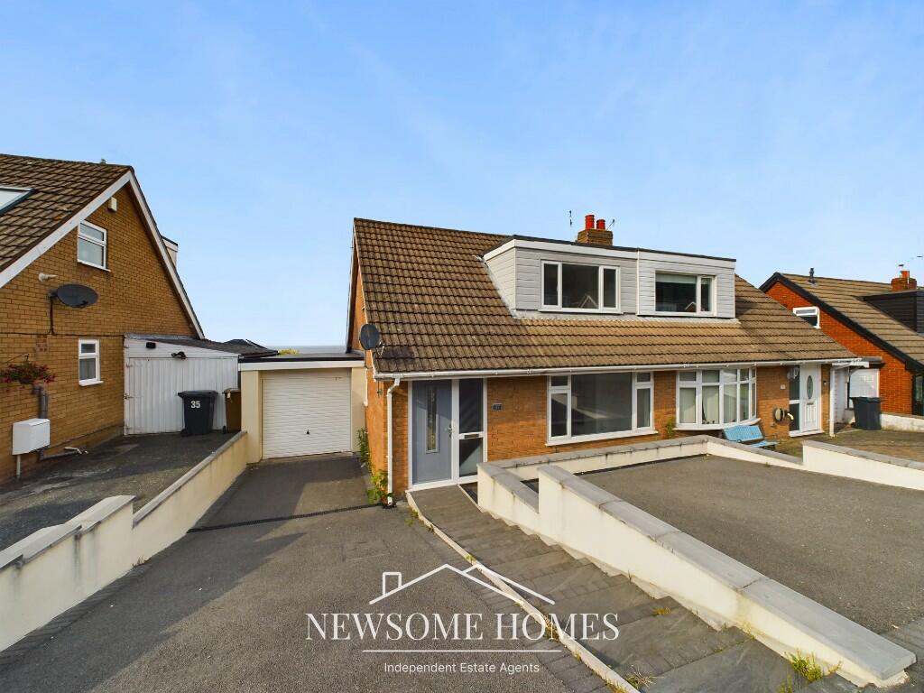 3 bedroom semidetached house for sale in Ffordd Pentre, Carmel