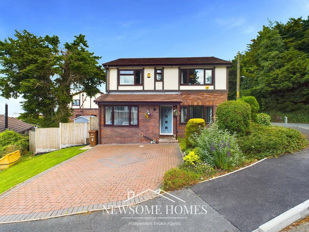 5 bedroom detached house for sale in Ffordd Neuadd, Carmel, Flintshire, CH8