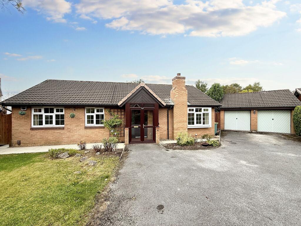 Main image of property: Sandsdale Avenue, Fulwood, Preston, PR2 9AZ