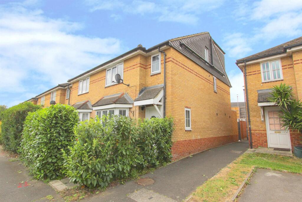 5 bedroom end of terrace house
