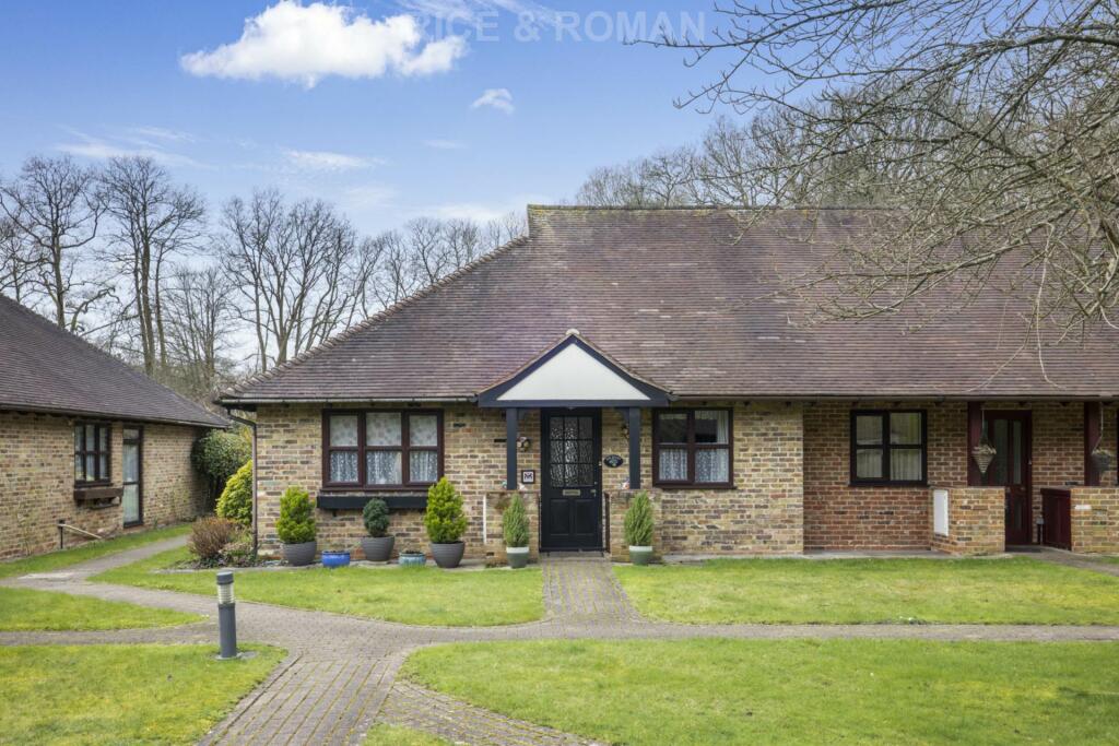 2 bedroom retirement property for sale in Bagshot Road, Ascot, SL5